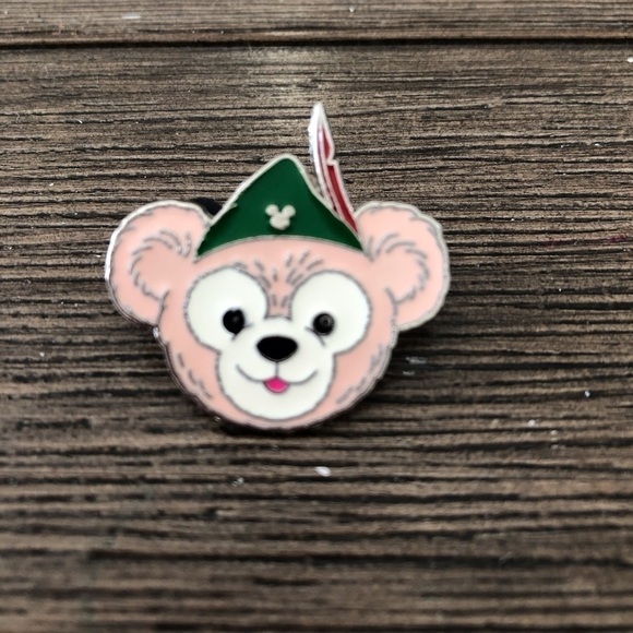 Disney Official Trading Pin: Hidden Mickey: Duffy in Peter Pan's Hat - Picture 1 of 2